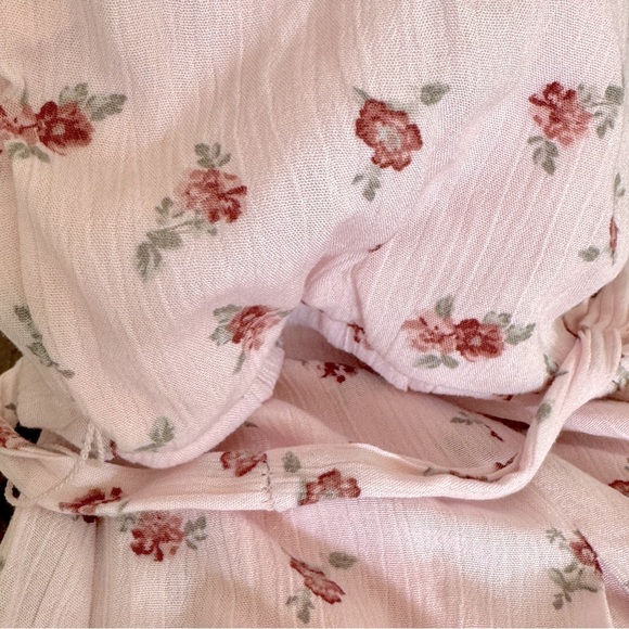 Altar’d State pink floral romper size Small. GUC. - Picture 5 of 5